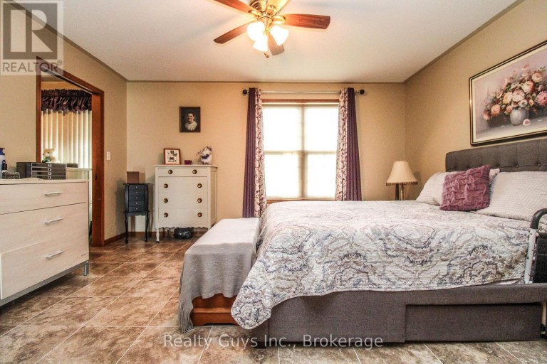 668 BREALEY DRIVE, Peterborough (Otonabee Ward 1), Ontario, K9K2M7
