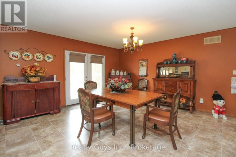 668 BREALEY DRIVE, Peterborough (Otonabee Ward 1), Ontario, K9K2M7