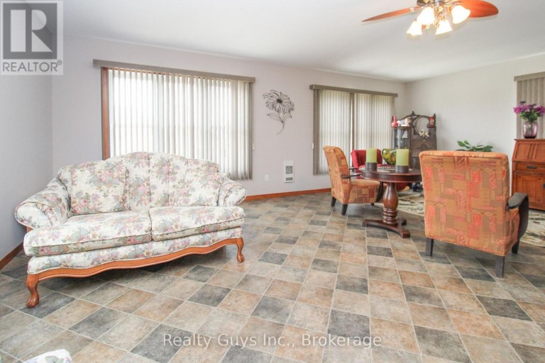 668 BREALEY DRIVE, Peterborough (Otonabee Ward 1), Ontario, K9K2M7