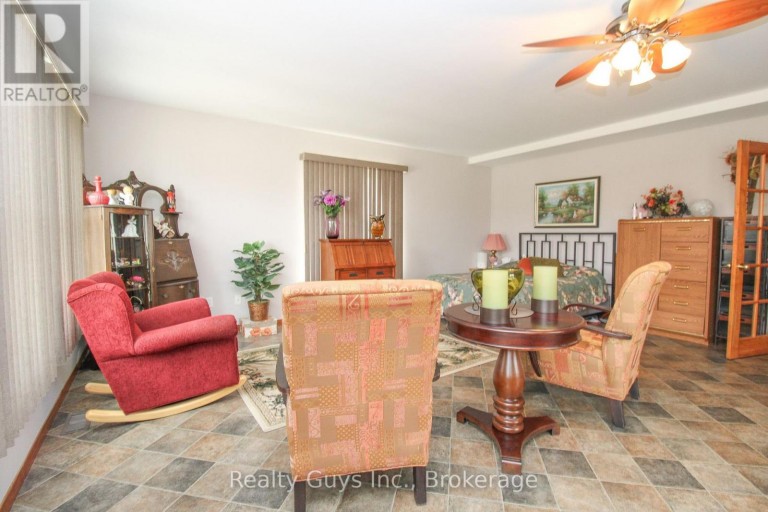 668 BREALEY DRIVE, Peterborough (Otonabee Ward 1), Ontario, K9K2M7