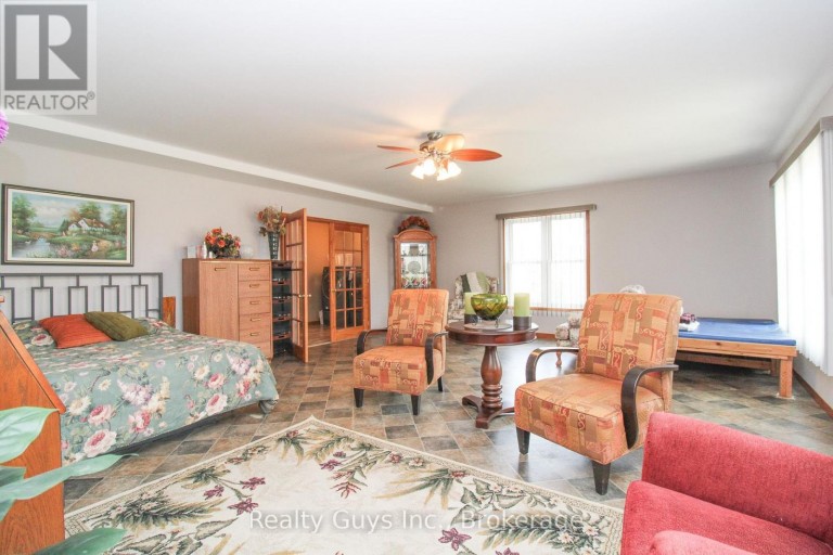 668 BREALEY DRIVE, Peterborough (Otonabee Ward 1), Ontario, K9K2M7