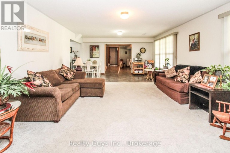 668 BREALEY DRIVE, Peterborough (Otonabee Ward 1), Ontario, K9K2M7