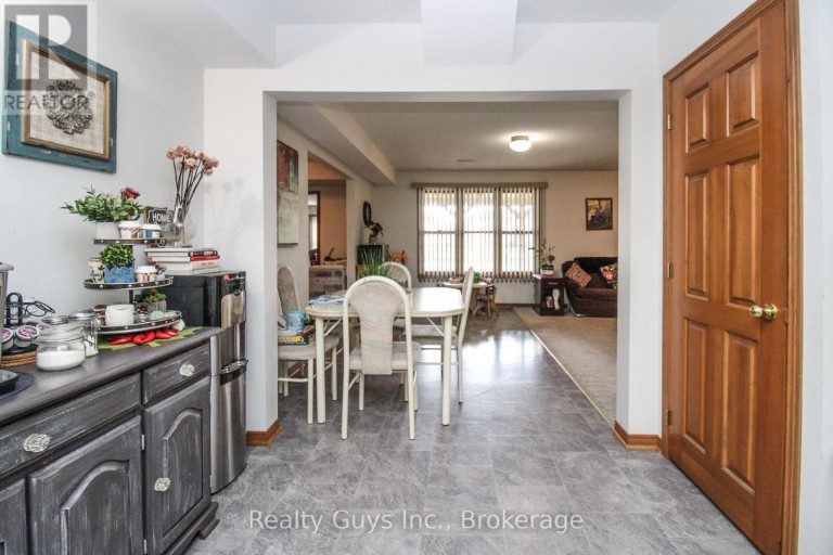 668 BREALEY DRIVE, Peterborough (Otonabee Ward 1), Ontario, K9K2M7