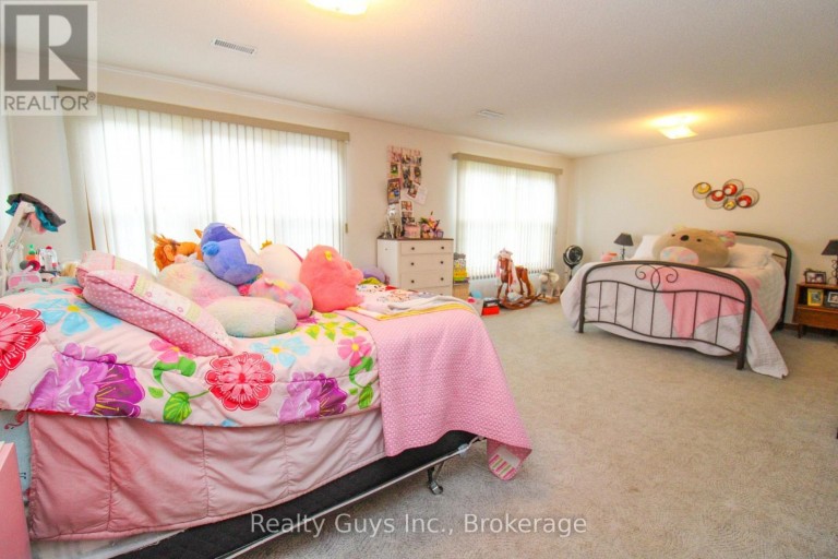 668 BREALEY DRIVE, Peterborough (Otonabee Ward 1), Ontario, K9K2M7