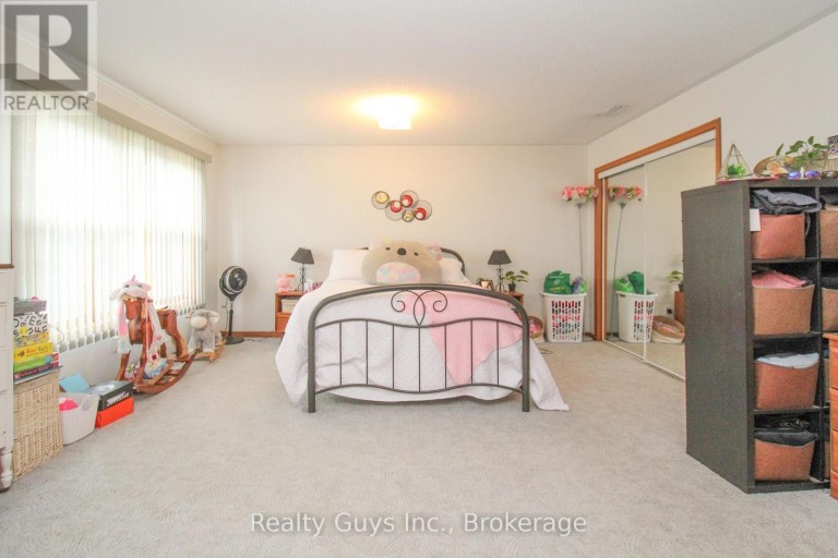 668 BREALEY DRIVE, Peterborough (Otonabee Ward 1), Ontario, K9K2M7