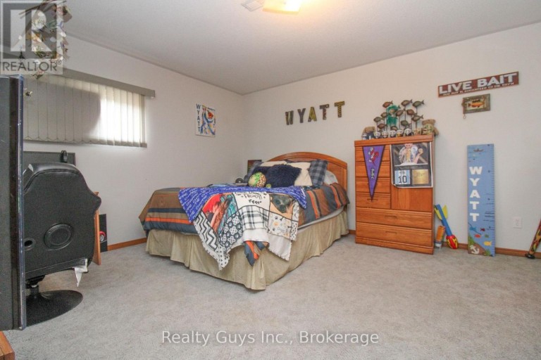 668 BREALEY DRIVE, Peterborough (Otonabee Ward 1), Ontario, K9K2M7