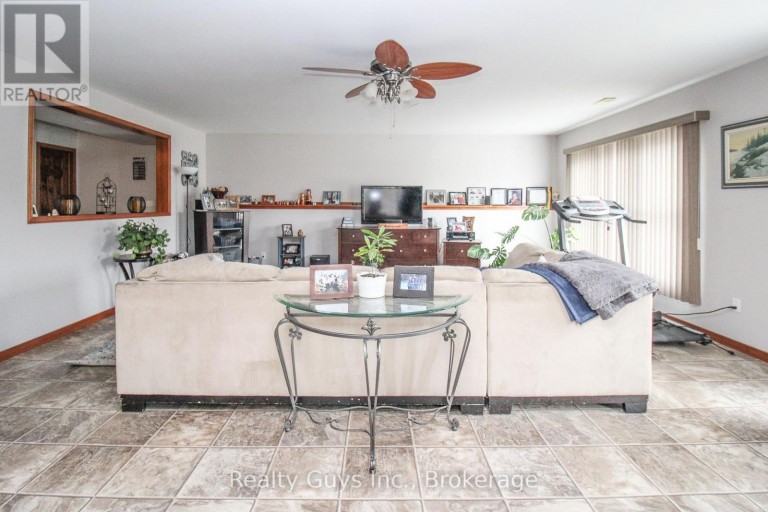 668 BREALEY DRIVE, Peterborough (Otonabee Ward 1), Ontario, K9K2M7