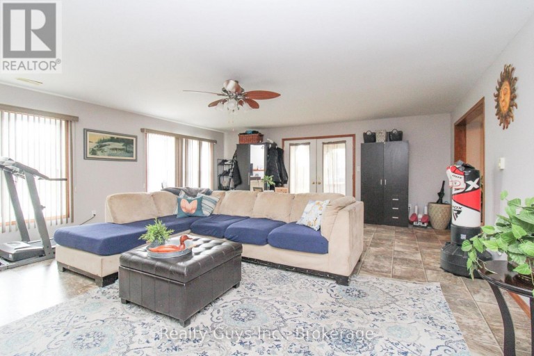 668 BREALEY DRIVE, Peterborough (Otonabee Ward 1), Ontario, K9K2M7