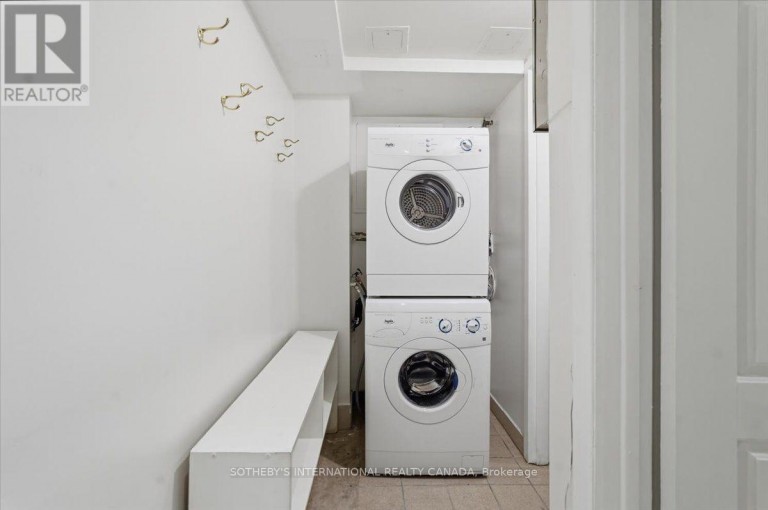 LOWER UNIT - 33 ROSE AVENUE, Toronto (Cabbagetown-South St. James Town), Ontario, M4X1N7