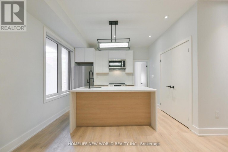 MAIN - 995 DUFFERIN DUFFERIN STREET, Toronto (Dufferin Grove), Ontario, M6H4B2