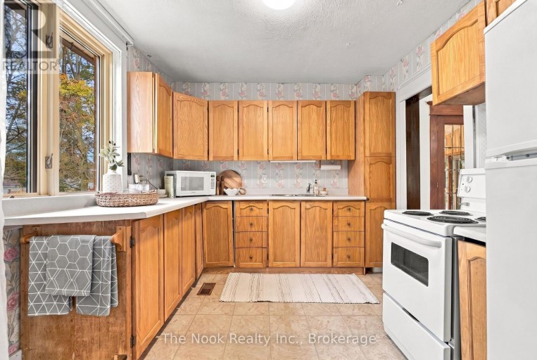 5 GRANTS LANE, Clarington (Bowmanville), Ontario, L1C2Y4