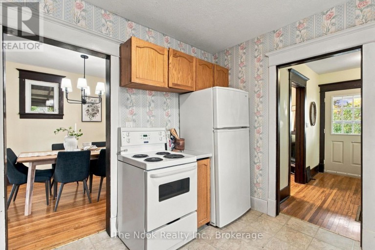 5 GRANTS LANE, Clarington (Bowmanville), Ontario, L1C2Y4