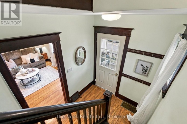 5 GRANTS LANE, Clarington (Bowmanville), Ontario, L1C2Y4