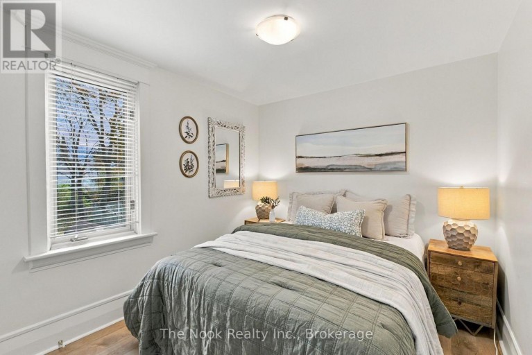 5 GRANTS LANE, Clarington (Bowmanville), Ontario, L1C2Y4