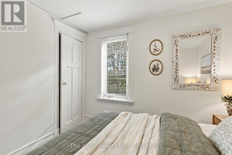 5 GRANTS LANE, Clarington (Bowmanville), Ontario, L1C2Y4