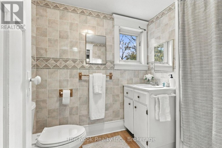 5 GRANTS LANE, Clarington (Bowmanville), Ontario, L1C2Y4
