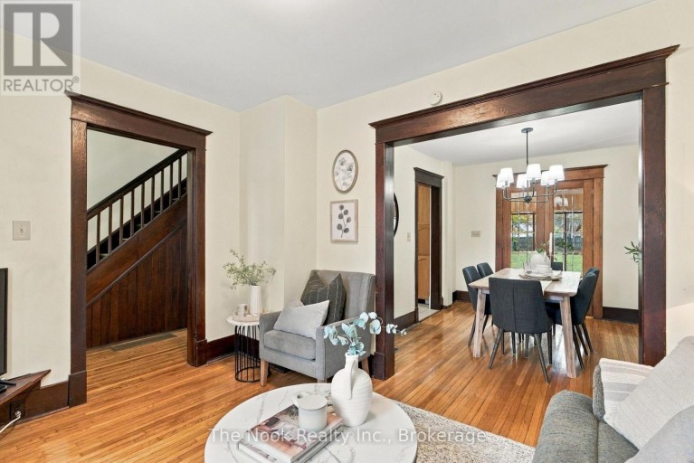 5 GRANTS LANE, Clarington (Bowmanville), Ontario, L1C2Y4