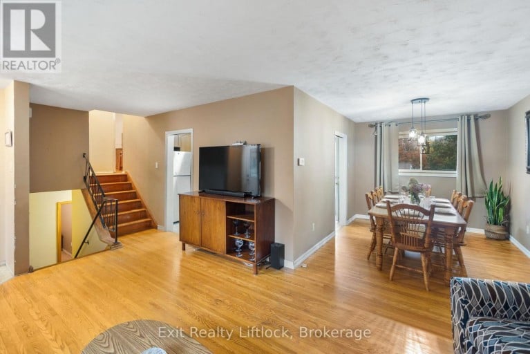 26 BEECHWOOD DRIVE, Peterborough (Monaghan Ward 2), Ontario, K9J1M4