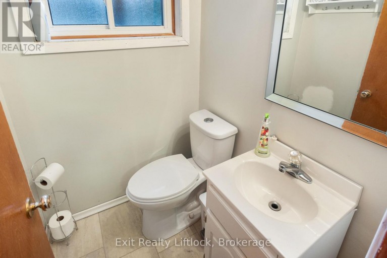 26 BEECHWOOD DRIVE, Peterborough (Monaghan Ward 2), Ontario, K9J1M4