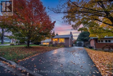 26 BEECHWOOD DRIVE Peterborough (Monaghan Ward 2) Ontario photo 2