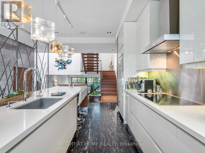336 MELROSE AVENUE, Toronto (Bedford Park-Nortown), Ontario, M5M1Z4