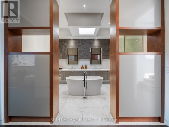 336 MELROSE AVENUE, Toronto (Bedford Park-Nortown), Ontario, M5M1Z4