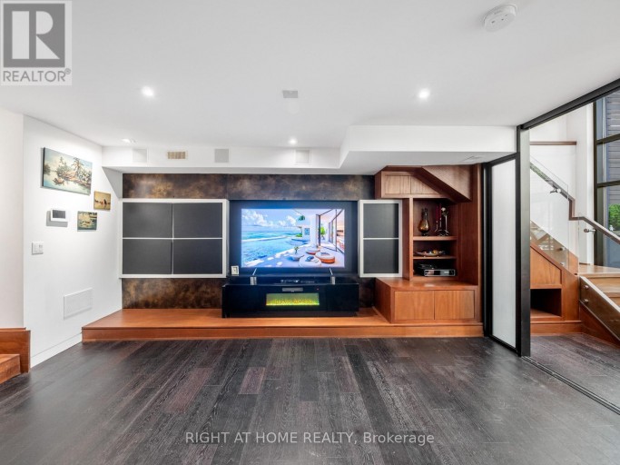 336 MELROSE AVENUE, Toronto (Bedford Park-Nortown), Ontario, M5M1Z4