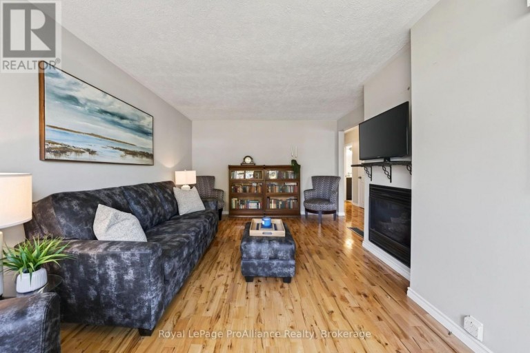 51 CRAIG STREET, Belleville (Belleville Ward), Ontario, K8P2J9