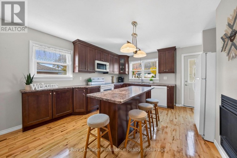 51 CRAIG STREET, Belleville (Belleville Ward), Ontario, K8P2J9