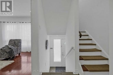 11 - 3525 BRANDON GATE DRIVE Mississauga (Malton) Ontario photo 2