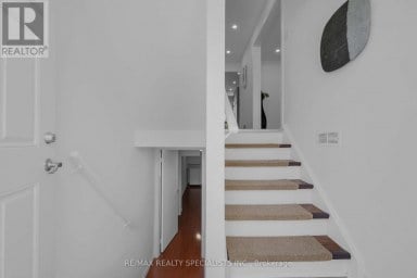 11 - 3525 BRANDON GATE DRIVE Mississauga (Malton) Ontario photo 3