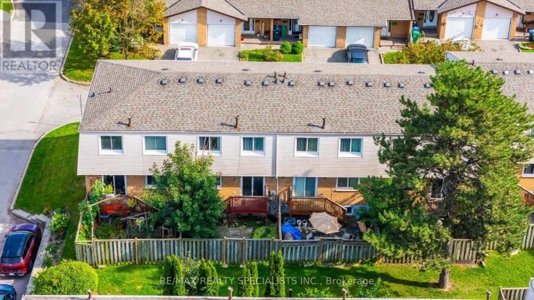 11 - 3525 BRANDON GATE DRIVE, Mississauga (Malton), Ontario, L4T3M3