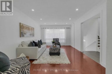 11 - 3525 BRANDON GATE DRIVE Mississauga (Malton) Ontario photo 6