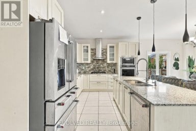 28 VIVIAN CREEK ROAD East Gwillimbury (Mt Albert) Ontario photo 10