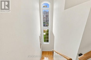 28 VIVIAN CREEK ROAD East Gwillimbury (Mt Albert) Ontario photo 30
