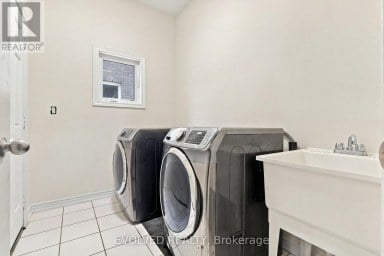 28 VIVIAN CREEK ROAD East Gwillimbury (Mt Albert) Ontario photo 38