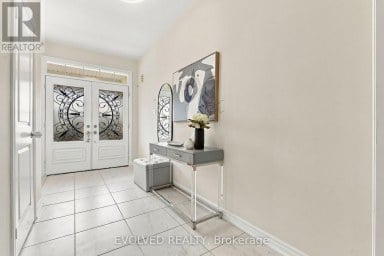 28 VIVIAN CREEK ROAD East Gwillimbury (Mt Albert) Ontario photo 4