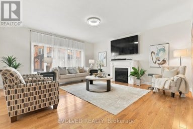 28 VIVIAN CREEK ROAD East Gwillimbury (Mt Albert) Ontario photo 5