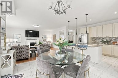 28 VIVIAN CREEK ROAD East Gwillimbury (Mt Albert) Ontario photo 7
