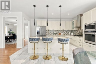 28 VIVIAN CREEK ROAD East Gwillimbury (Mt Albert) Ontario photo 9