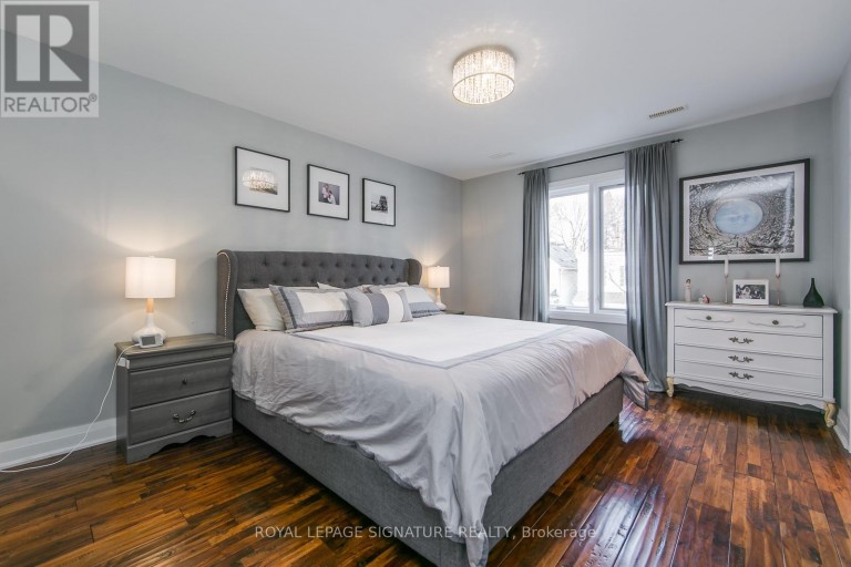 15 BATTENBERG AVENUE, Toronto (Woodbine Corridor), Ontario, M4L1J7