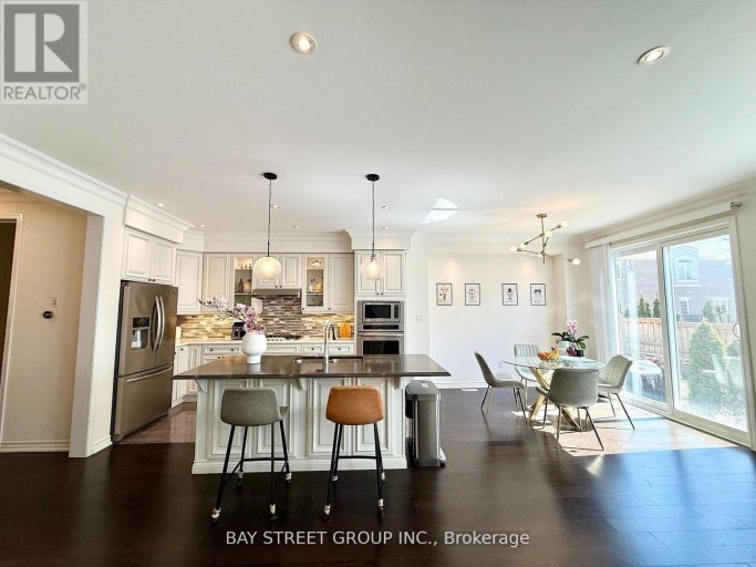 164 BEAVERIDGE AVENUE, Oakville (GO Glenorchy), Ontario, L6H0M6