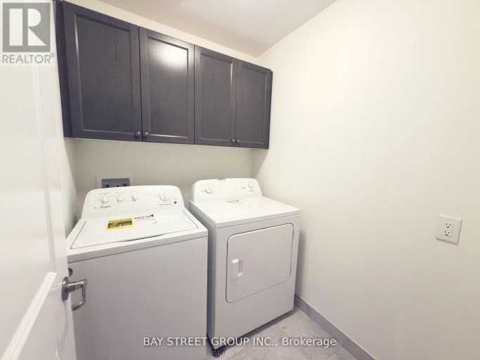 164 BEAVERIDGE AVENUE, Oakville (GO Glenorchy), Ontario, L6H0M6