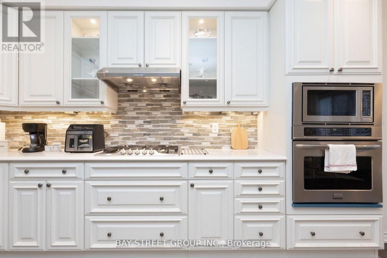 164 BEAVERIDGE AVENUE, Oakville (GO Glenorchy), Ontario, L6H0M6