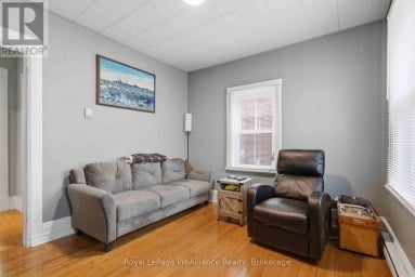 12 ALBERT ROAD Quinte West (Frankford Ward) Ontario photo 6