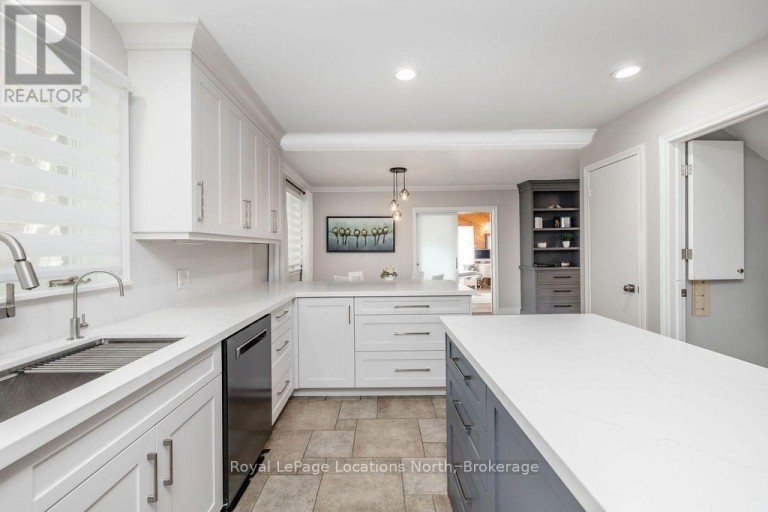 8 SEELEY COURT, Wasaga Beach, Ontario, L9Z2A7
