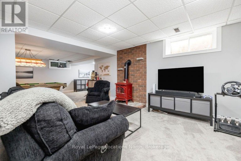 8 SEELEY COURT, Wasaga Beach, Ontario, L9Z2A7