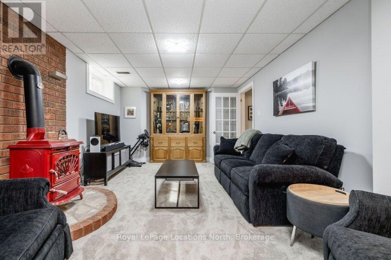 8 SEELEY COURT, Wasaga Beach, Ontario, L9Z2A7
