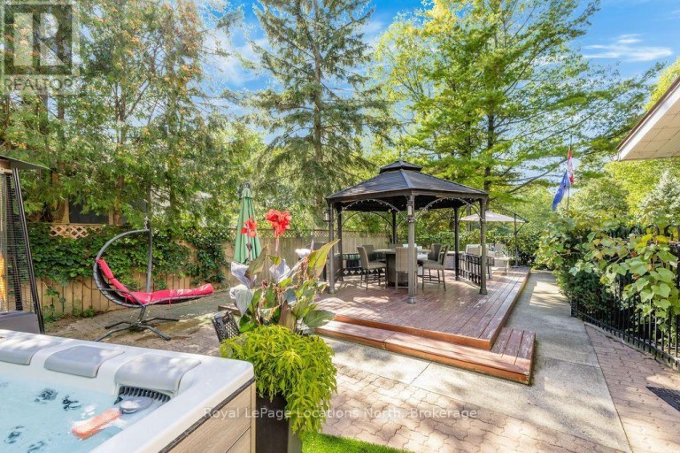 8 SEELEY COURT, Wasaga Beach, Ontario, L9Z2A7