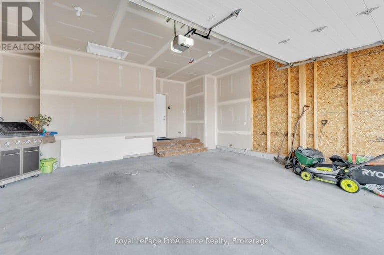 16 LEHTINEN CRESCENT, Belleville (Belleville Ward), Ontario, K8P0H4